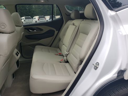 Used 2024 GMC Terrain Denali w/ Denali Premium Package AWD/4WD image 31