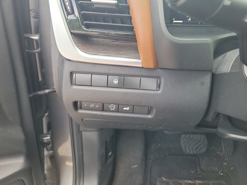 Certified 2024 Nissan Rogue Platinum w/ Platinum Premium Package FWD image 15