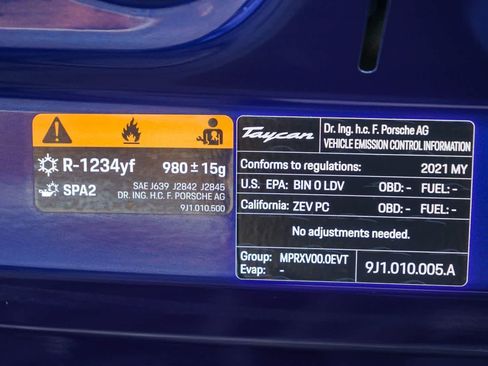 Used 2021 Porsche Taycan 4S w/ Premium Package AWD/4WD image 29