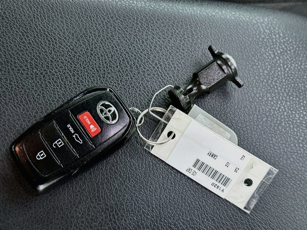 Used 2025 Toyota Camry LE FWD image 33