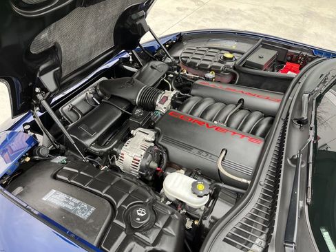 Used 2004 Chevrolet Corvette Convertible w/ Preferred Equipment Group image 27