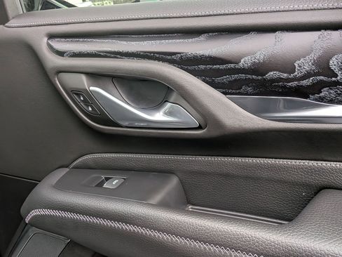 Used 2022 GMC Yukon Denali w/ Denali Premium Package image 38