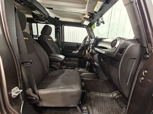 Used 2014 Jeep Wrangler Unlimited Sahara AWD/4WD image 20