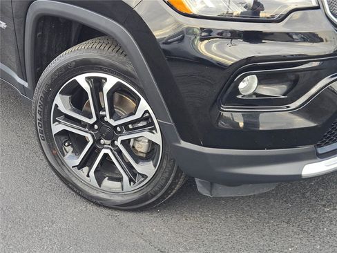 Used 2022 Jeep Compass Limited image 3