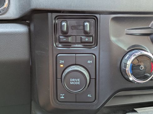 Used 2024 Ford F350 Platinum image 32