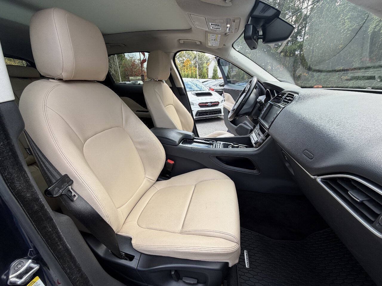 Used 2018 Jaguar F-PACE Premium AWD/4WD image 24