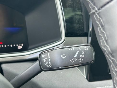 New 2026 Volkswagen Taos SE FWD image 25