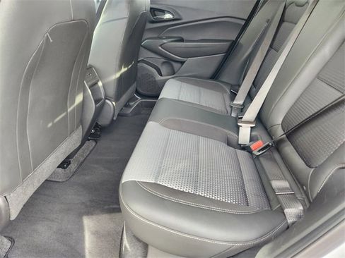 Used 2025 Chevrolet Trax LT image 19