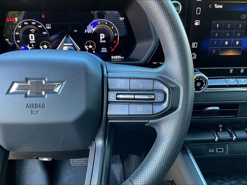 Used 2024 Chevrolet Colorado Trail Boss w/ Technology Package AWD/4WD image 15