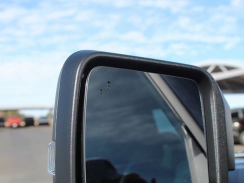 Used 2025 Ford Bronco Badlands image 12