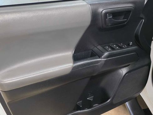 Used 2019 Toyota Tacoma SR w/ SR Convenience Package image 15