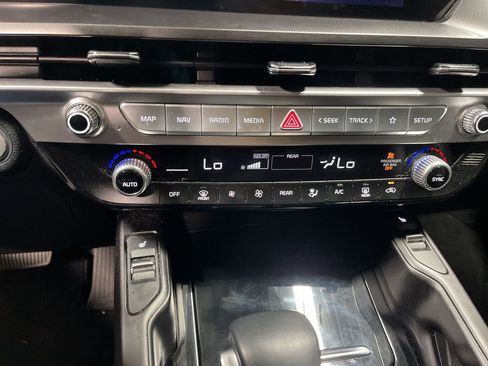 Used 2025 Kia Telluride S image 25