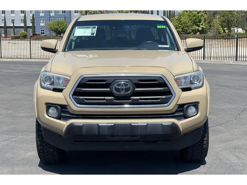 Used 2018 Toyota Tacoma SR5 RWD image 10