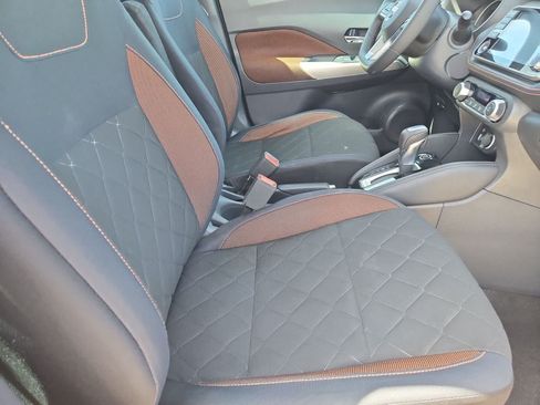 Used 2018 Nissan Kicks SR FWD image 19