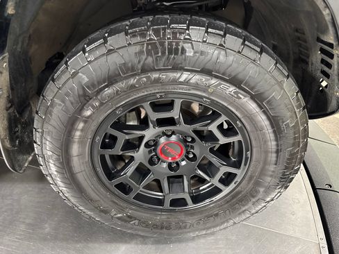 Used 2022 Toyota 4Runner TRD Off-Road Premium w/ TRD Black Wheel Package (TMS) AWD/4WD image 14