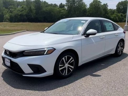 Used 2023 Honda Civic LX image 4