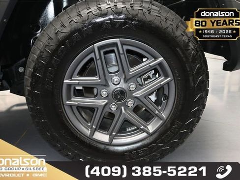 Used 2025 Jeep Wrangler Sport AWD/4WD image 12