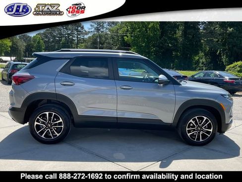 Used 2025 Chevrolet TrailBlazer LT AWD/4WD image 8