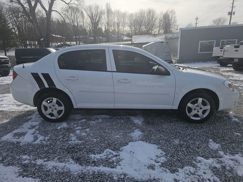 Used 2007 Chevrolet Cobalt LS w/ Enhanced Safety Package image 2