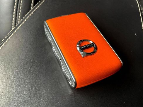 Used 2021 Volvo XC40 T5 R-Design w/ Climate Package image 12