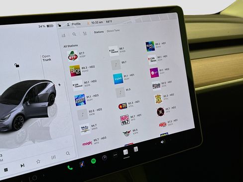 Used 2023 Tesla Model Y Long Range AWD/4WD image 19