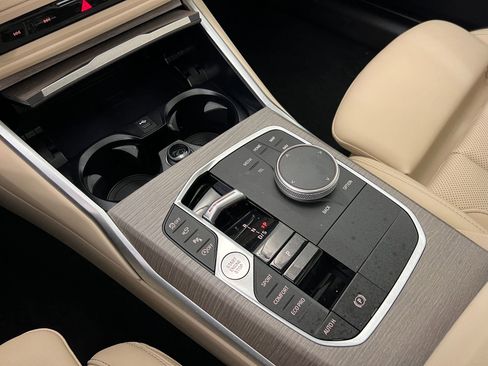 Used 2025 BMW 330i xDrive Sedan AWD/4WD image 17