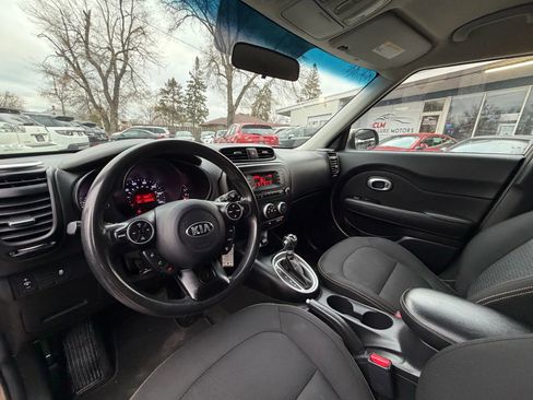 Used 2015 Kia Soul + image 22