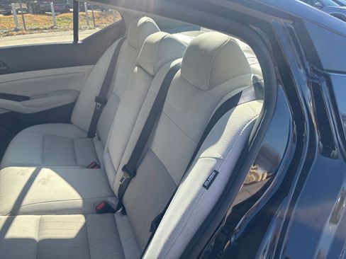 Used 2025 Nissan Altima 2.5 SV image 36