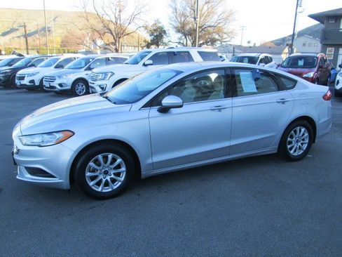 Used 2018 Ford Fusion S FWD image 3