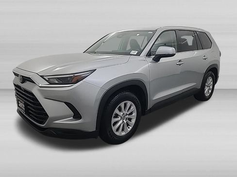 Used 2025 Toyota Grand Highlander AWD image 9