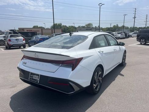 Certified 2025 Hyundai Elantra Sport FWD image 5