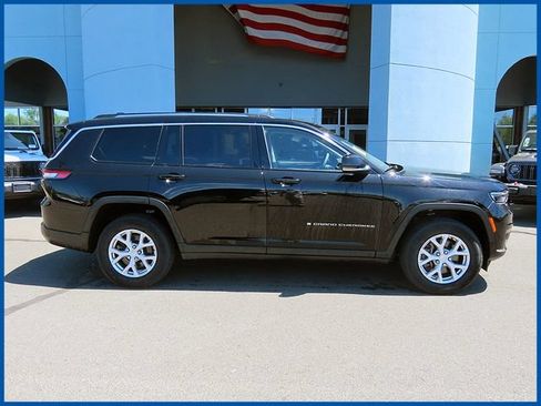 Used 2023 Jeep Grand Cherokee L Limited AWD/4WD image 2