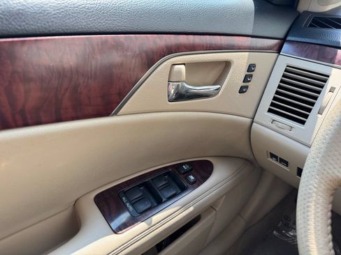Used 2012 Toyota Avalon Limited FWD image 11