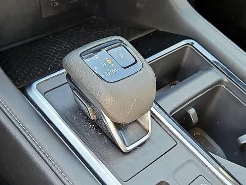 Used 2025 Nissan Pathfinder SV FWD image 15