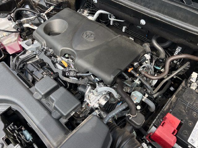 Used 2025 Toyota RAV4 XLE FWD image 47