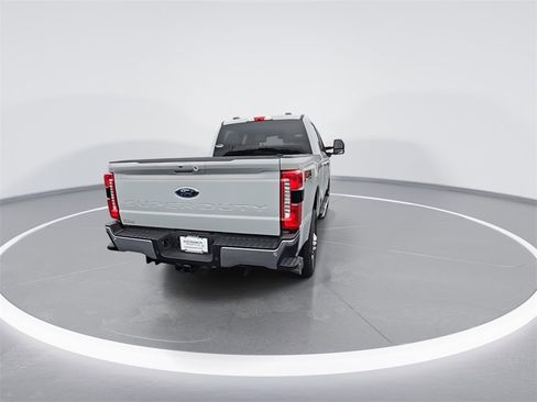 Used 2025 Ford F250 Lariat w/ Chrome Package image 8