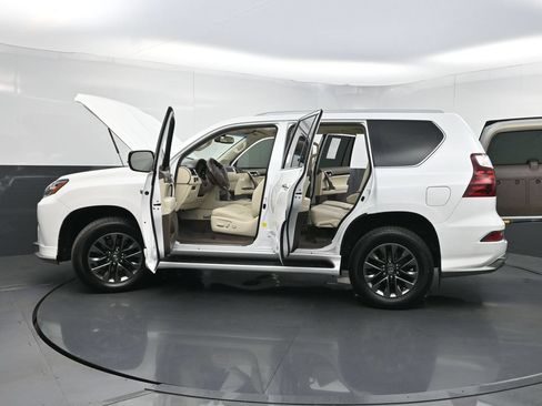 Used 2019 Lexus GX 460 Luxury AWD/4WD image 40