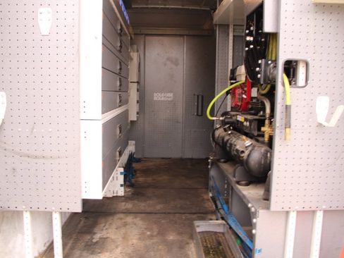 Used 2021 Freightliner Sprinter 2500 RWD image 13