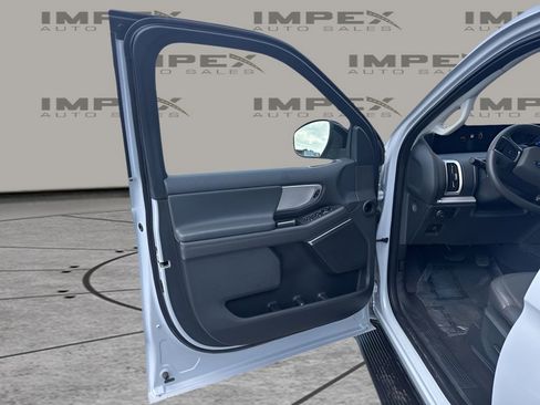 Used 2025 Ford Expedition Max Active AWD/4WD image 27