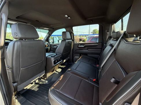 Used 2024 GMC Sierra 2500 Denali w/ Denali Reserve Package AWD/4WD image 7