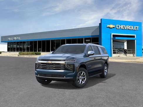 New 2026 Chevrolet Suburban Premier w/ Sun And Tow Package AWD/4WD image 8