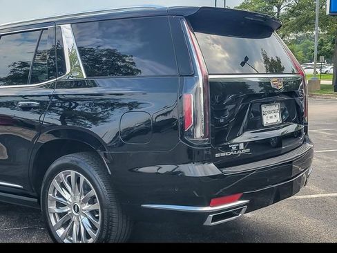 Certified 2022 Cadillac Escalade Premium Luxury w/ Performance Package AWD/4WD image 7