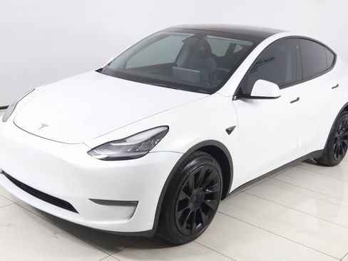 Used 2023 Tesla Model Y Long Range image 23