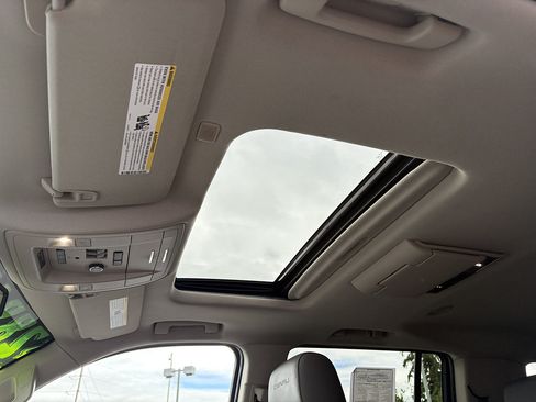 Used 2019 GMC Yukon XL Denali w/ Open Road Package AWD/4WD image 34