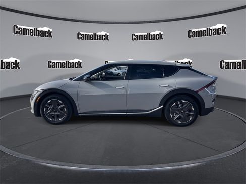 Certified 2025 Kia EV6 Light image 4