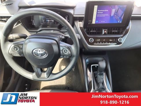 Used 2026 Toyota Corolla LE FWD image 27