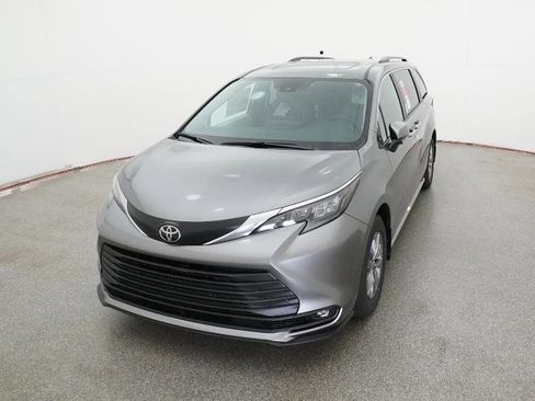 New 2026 Toyota Sienna XLE FWD image 55