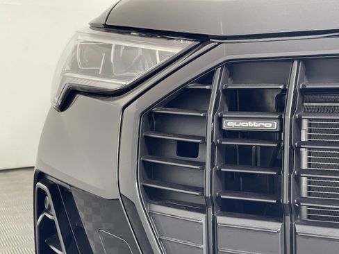 New 2025 Audi Q3 2.0T Premium image 10