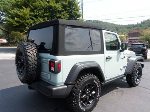 Used 2023 Jeep Wrangler Sport AWD/4WD image 6