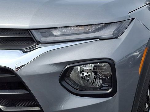 Used 2023 Chevrolet TrailBlazer LT w/ Convenience Package FWD image 12